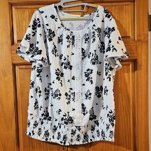 Plus size Black & White Floral Blouse